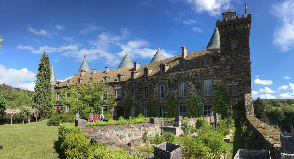 Château du Sailhant - roseraie - Cantal Auvergne